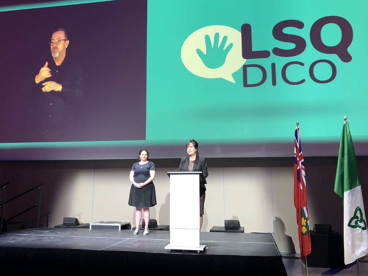 Lancement du DICO LSQ : une app mobile pratique et facile à utiliser pour communiquer en langue des signes et développée <a href="/CollegeLaCite/">LA CITÉ</a>. Lise Bourgeois, pdg, fière de la créativité et de la détermination des professeurs et étudiants! #RESO #LSQ #malentendant <a href="/ONeducation/">Education Ontario</a>