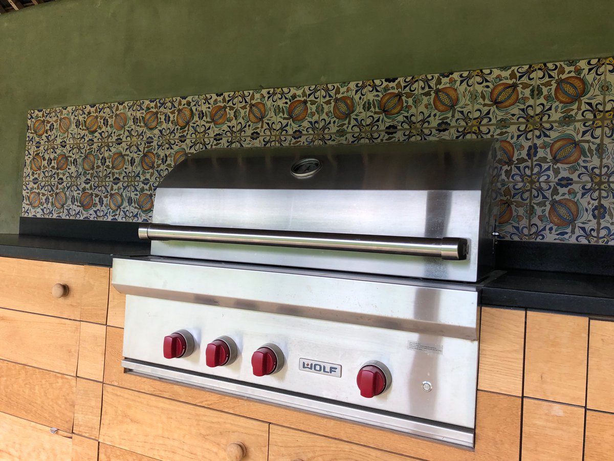 lifetiles___'s tweet photo. Finished another beautiful #handmade #ceramic splash back for ⁦@dougwstudio⁩ Fixing materials from ⁦@tilemasteradhes⁩ Prep advice from ⁦@tilemastercraig⁩ #Tiler #Lifetiles ⁦@SubZeroWolfUK⁩ https://t.co/yzLgmsIKZI
