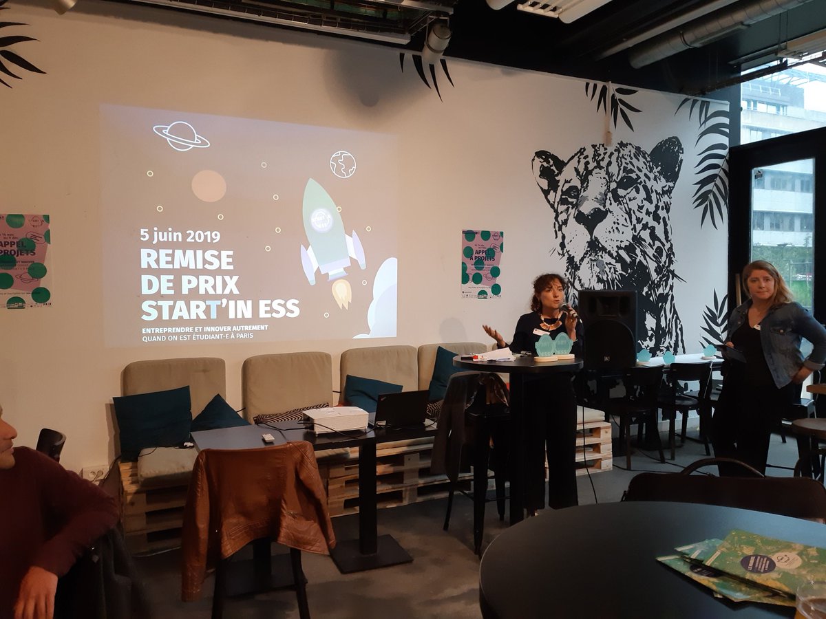fannylebrech's tweet photo. Ce soir, @Ess_pace accueille la soirée de clôture de @StartinESS 
"Entreprendre et innover autrement" se prépare, c'est pourquoi je suis ravie d'écouter les pitchs des projets que les jeunes ont montés sur toute la durée du dispositif #StartinESS #ESS https://t.co/Z6dV6GLMTM