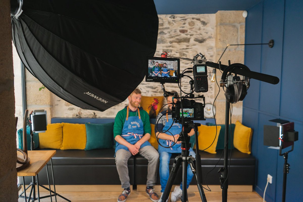 Quel est le plat qu’on a tous mangé étant enfant ? Le Croque Monsieur 🥪
Arnaud et Hubert fondateurs de Coq Monsieur revisite le plat de notre enfance demain dans notre nouvelle vidéo Entrepre’Nantes 💻 #Crabproductions 

#Nantes #entrepreneur #food <a href="/CCINantes/">CCI Nantes St Nazaire</a> <a href="/CantineNantes/">La Cantine Numérique</a>