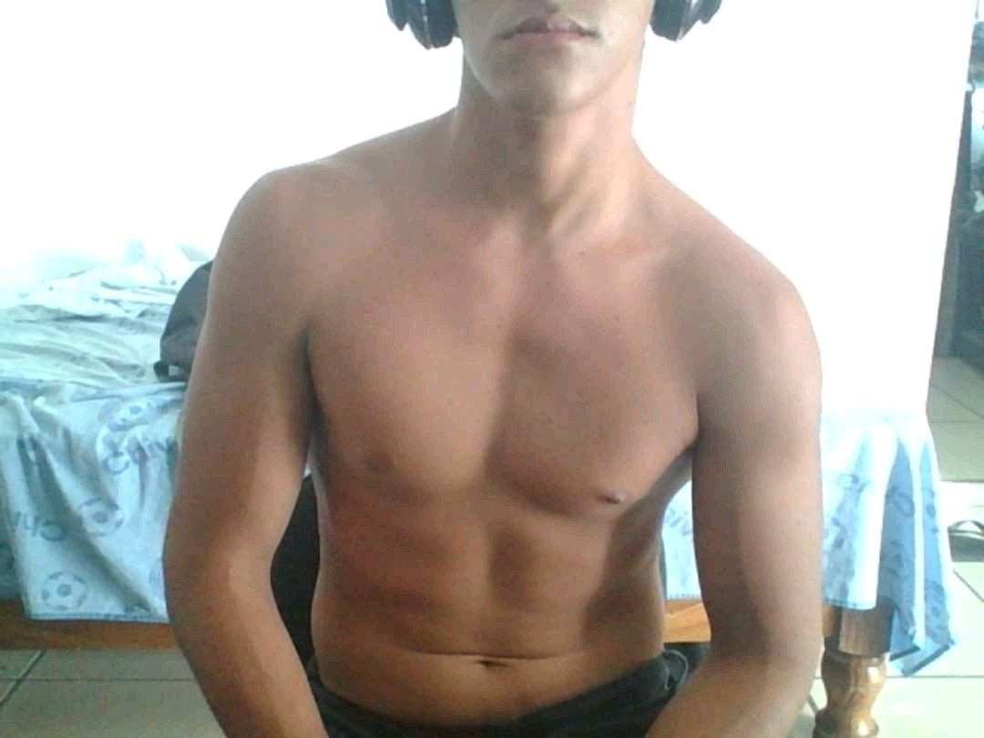 PackChicosPV's tweet photo. Baruc Meda #1
Hetero que gusta por beso negro https://t.co/AuDleAuH6O