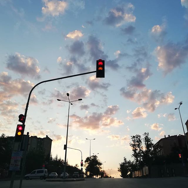 farkindayimm's tweet photo. #vanillasky #aşkheryerde ❤️🌫️ https://t.co/CZrHv8KREh https://t.co/5hgCDvVVhx