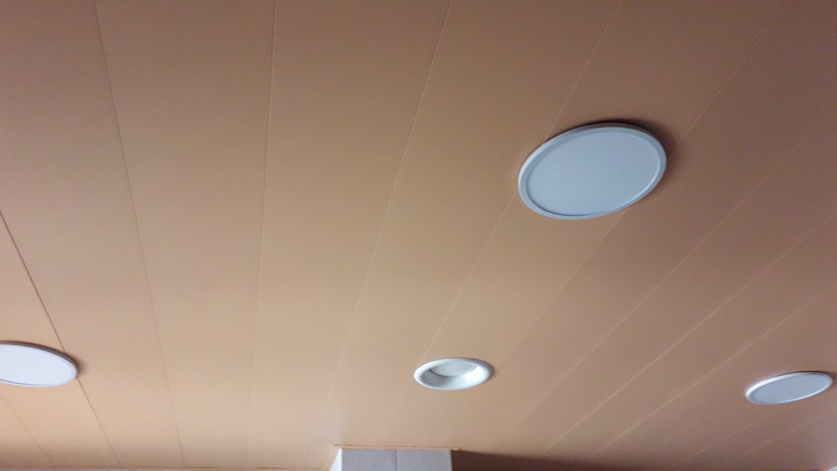 EvhVico's tweet photo. #Viladecans #Castelldefels
#TechoAluminio 
Nadie te atenderá, te aconsejará  y te dará los materiales adecuados mejor k unos profesionales del barrio.
@Pint_villares @villares_c @vilaprision ha kedado espectacular el briconsejo.
Gracias!!! https://t.co/0lNDA7Erz0