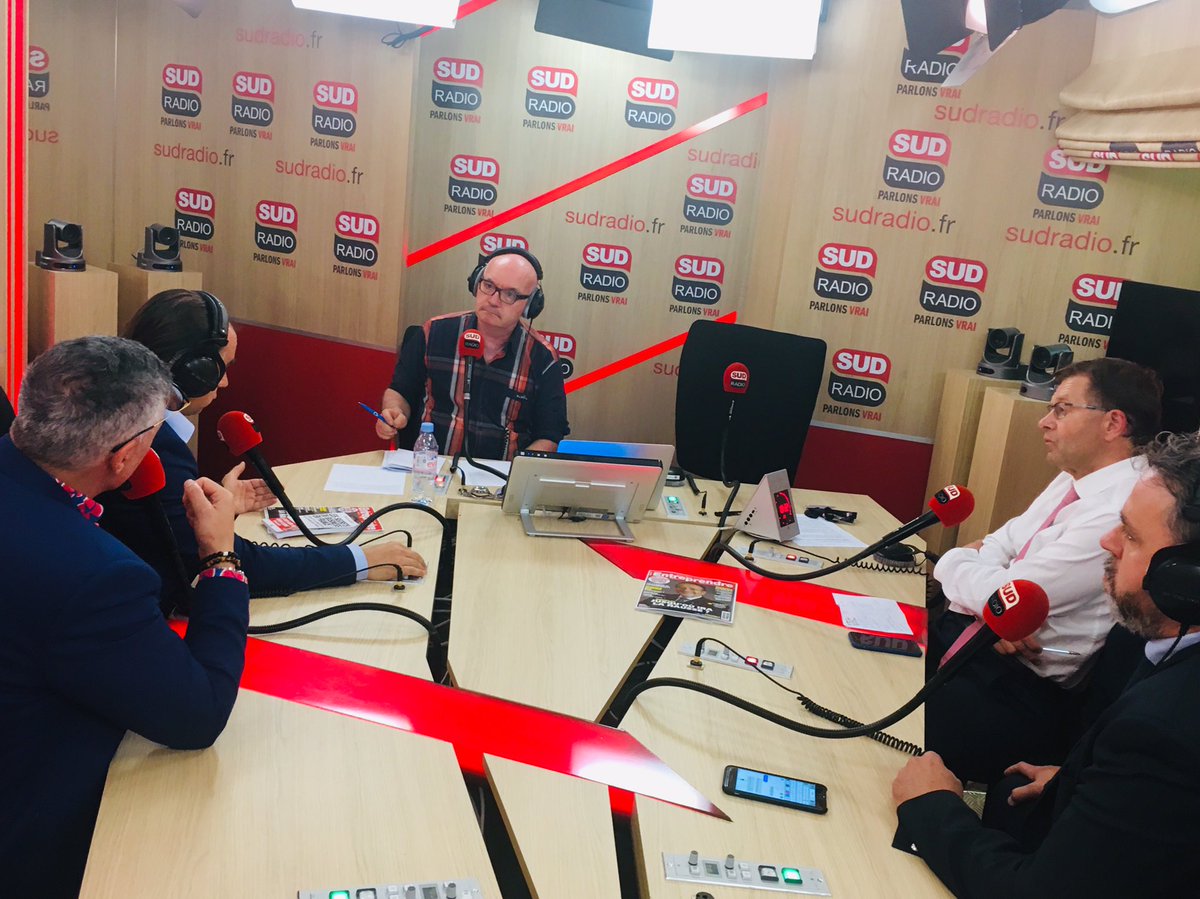 Sud Radio (@sudradio) on Twitter photo "LE TRAVAIL NE PAYE PLUS !"
#VraiesVoix 🇻🇻#SeulContreTous <a href="/PhDavidMtb/">Philippe DAVID⭐⭐</a> et ses invités <a href="/_lafontpresse/">Robert Lafont 🇫🇷</a> <a href="/LucEricKrief/">Luc-Eric Krief</a> Emmanuel Lafont fondateur #SparteRH
Réagissez jusqu’à 20H ☎️ 0826 300 300 "LE TRAVAIL NE PAYE PLUS !"
#VraiesVoix 🇻🇻#SeulContreTous <a href="/PhDavidMtb/">Philippe DAVID⭐⭐</a> et ses invités <a href="/_lafontpresse/">Robert Lafont 🇫🇷</a> <a href="/LucEricKrief/">Luc-Eric Krief</a> Emmanuel Lafont fondateur #SparteRH
Réagissez jusqu’à 20H ☎️ 0826 300 300