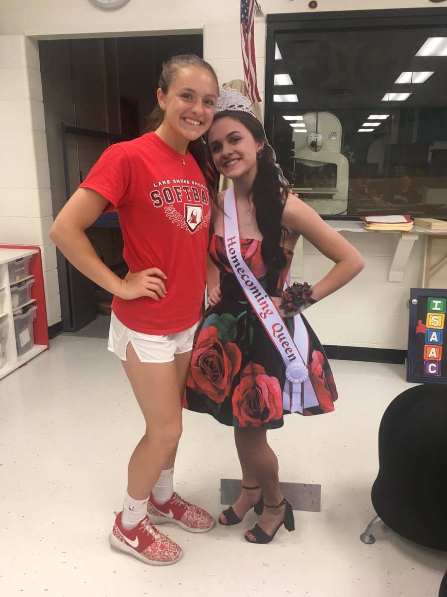 mtodaro33's tweet photo. I'm seeing double @Kara_rose01 !!! #ATeachersImpact https://t.co/cpVa8CyZjZ