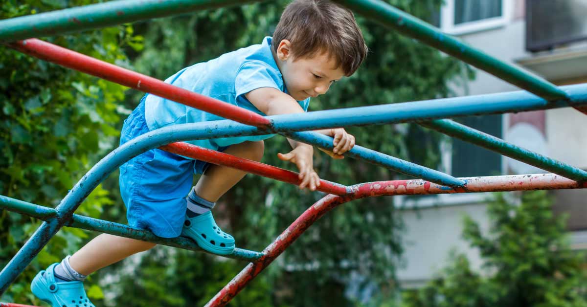 BCCHresearch's tweet image. #DYK an average of 4,135 children visit the emergency department @BCChildrenshosp every year for injuries from falls? For #SafeKidsWeek learn more about keeping kids safe from falls at home and at play: parachutecanada.org/safekidsweek #FallProofYourHome #SKW2019