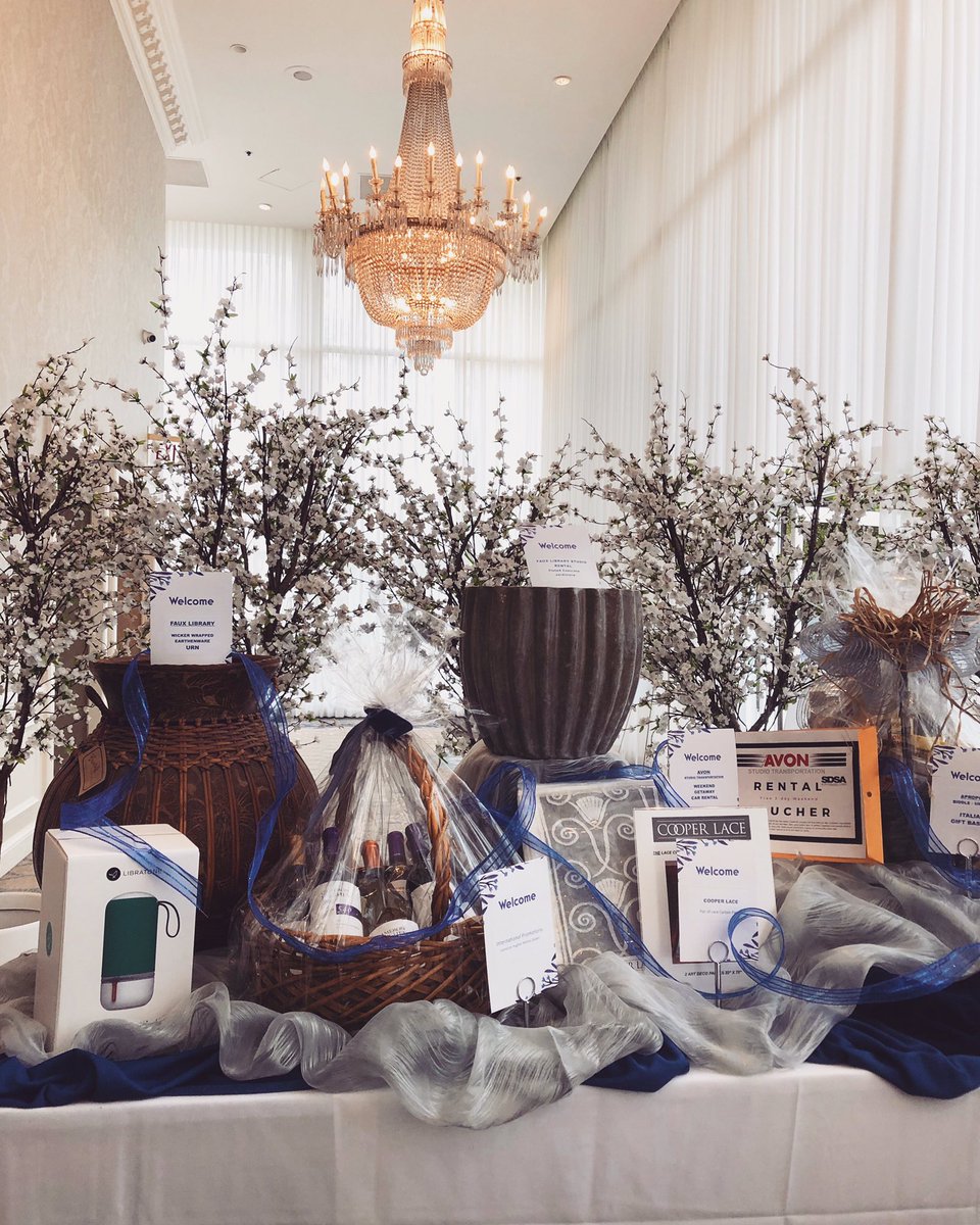 AvonRents's tweet image. We are delighted to show our support at the SDSA International Awards Raffle #SDSA #avonrents
・
・
・
・
・
#setdecoratorsocietyofamerica #awards #raffle #setdecorator #lifeonset #setlife #rafflefun #setlifela #behindthescenes #setdecoration #setdeclife #sheratonhotel #linkinbio