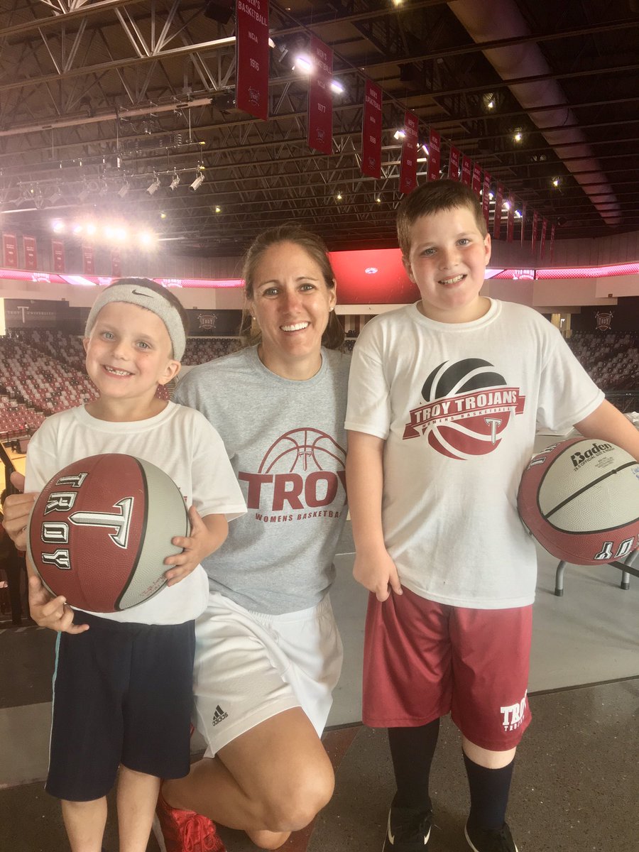 Stump4Troy's tweet photo. In case y’all didn’t know, the staff with @TroyTrojansWBB is the BEST!! If you haven’t been to a Troy basketball game you are missing out! You need to be in Trojan Arena! We are gonna miss these Trojans so much but will be back every chance we get!! #OneTROY #TroyFamily https://t.co/M3IDsVR4gV