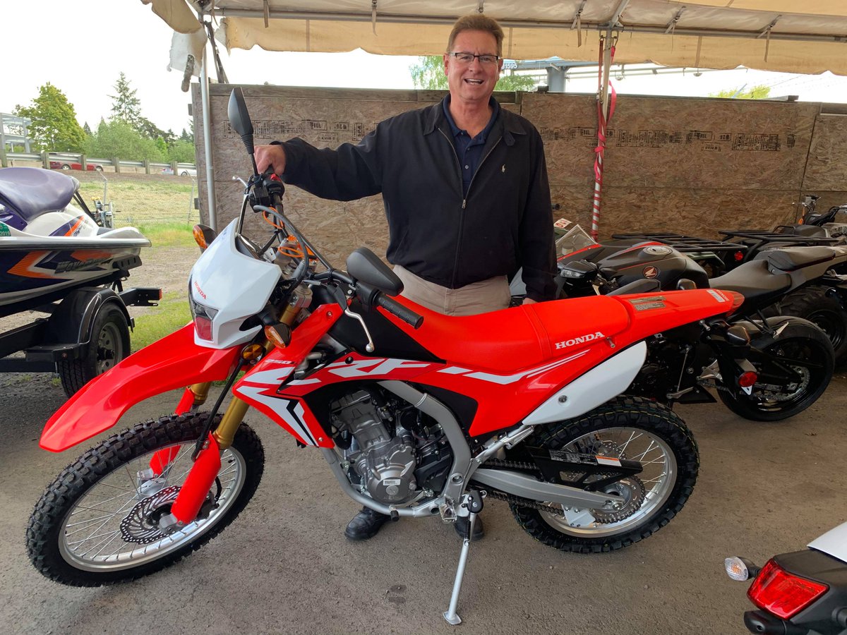 bmotorcycles's tweet photo. Congrats to Jim on his new CRF 250L! #HappyCustomers #Honda #RideRed 📸: Rick May https://t.co/bWchHYWj6h