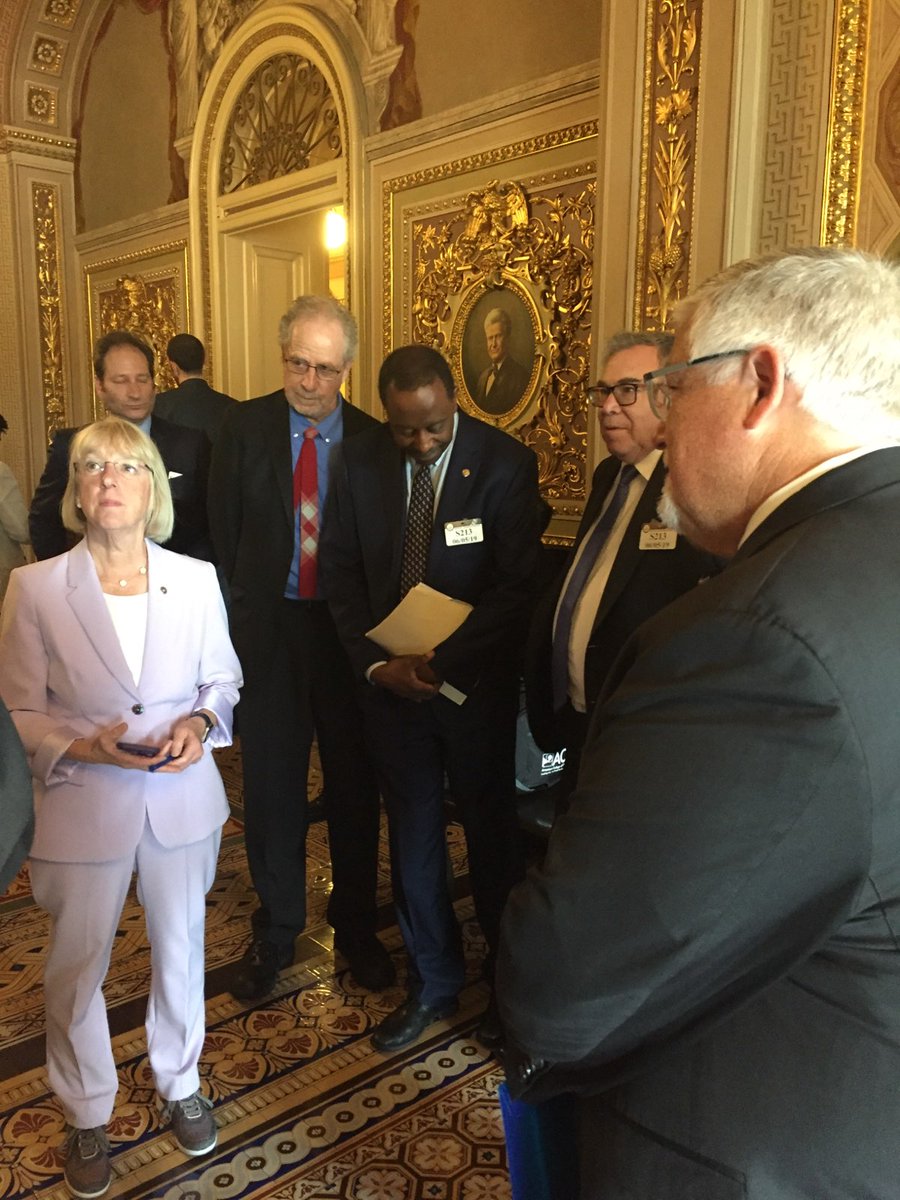 ACOGAction's tweet image. #Groupof6 leaders met with @PattyMurray on the Hill today. Thank you Senator Murray for your dedication and support as a women&apos;s health champion! #AmericasDocs @DrTedAnderson @acog @AOAforDOs @APAPsychiatric @ACPinternists @aafp @AmerAcadPeds