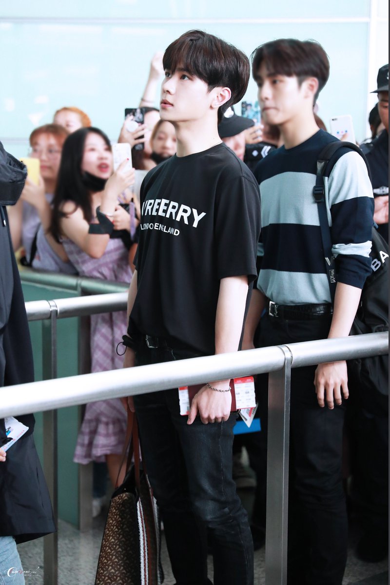 onceafor_0101's tweet photo. 190605
#쿤 #KUN #钱锟 #NCT #WayV https://t.co/Ki0Vr3ebo0