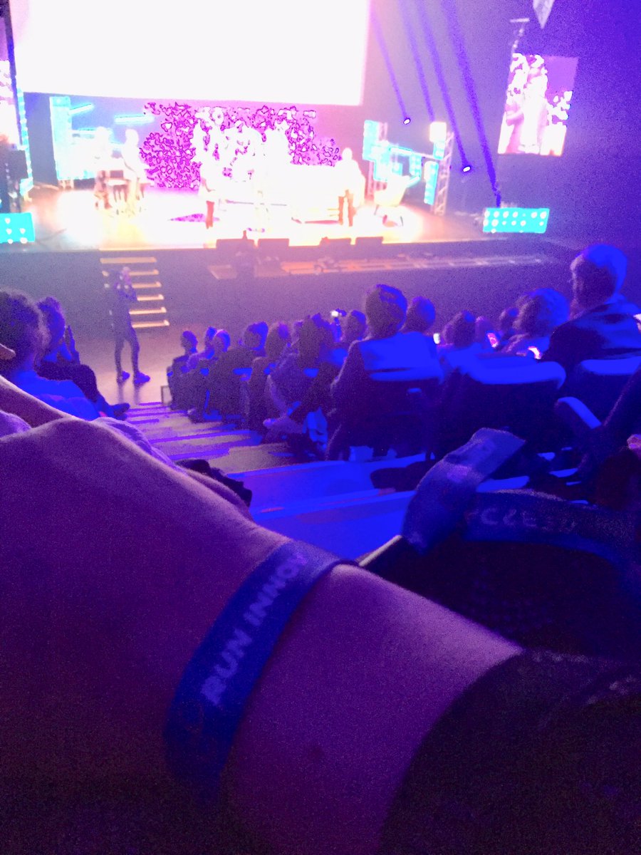 asbourrigaud's tweet photo. Soirée #RunInnov dans le cadre du @web2day au #Stereolux à Nantes.
Et le prix du public, remis par @ThomasVassel de #BPGO revient à Varian Culture In. Bravo à tous les lauréats 👏
Avec @JeanLouRACINE https://t.co/kkMwdPVJX7