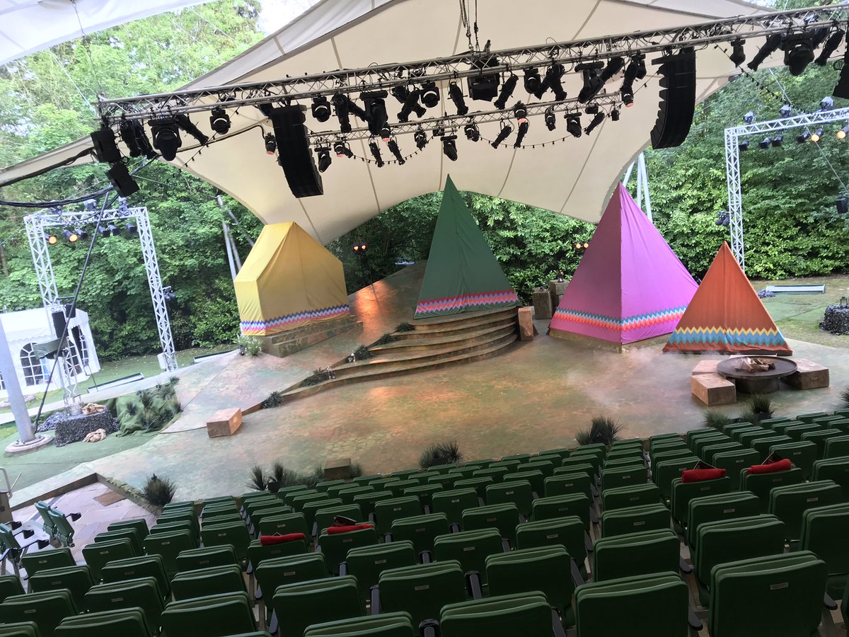 I’m here at <a href="/KHTheatre/">Kilworth House Theatre</a> to see my stage hubby <a href="/craigstrongarm/">craig armstrong</a> and our little star alfie!!! #joseph #kilworthhouse so excited!!