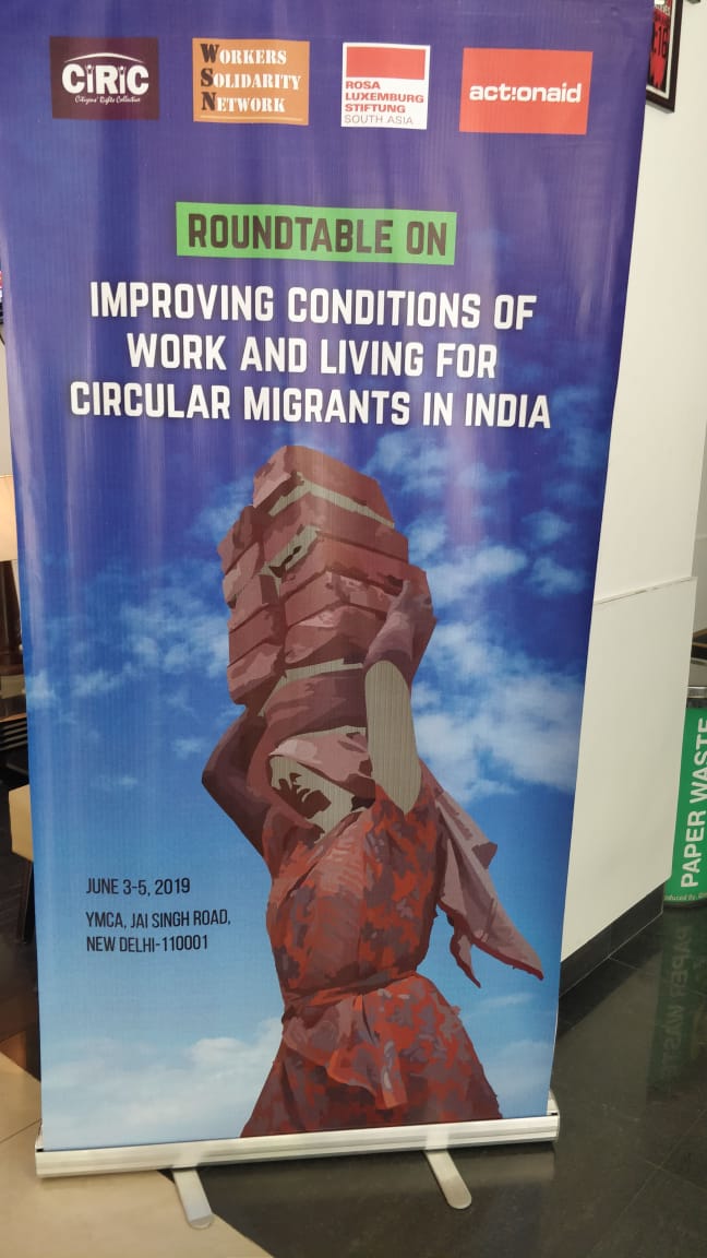 bharathjy's tweet photo. "Where are the women in the high mobile economy?The State has prohibitive approach towards women's mobility. We need to look at care policies"-Neha Wadhawan, @ILONewDelhi at RoundTable #MigrantWorkersWelfare @ActionAidIndia @RLS_South_Asia @sndeep @Preksha54417957 @dipalisharma02 https://t.co/fQjSXcKxaF
