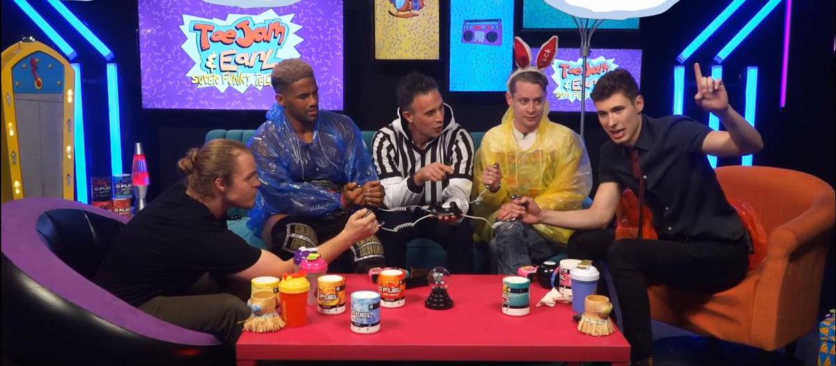 SadNarwhalProps's tweet photo. I'm absolutely blown away. One of my props made it on the @toejamandearl #funkothon last weekend. It was so awesome working on this project with the @HumaNature_HNS team. Look forward to working with you guys again in the future. #ToeJamandEarl https://t.co/UXe5QA1j7I