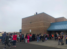 illaheepta's tweet photo. 5th grade egg drop! https://t.co/n8B5aPNjZO