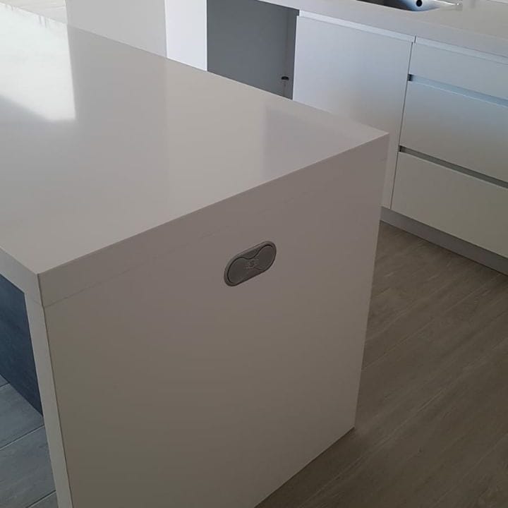 MCocinasJimenez's tweet photo. Cocina en formica modelo zenit, encimera silestone white storm https://t.co/JmLaUVEjs5