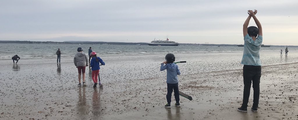 MTB_KMac's tweet photo. Waving off the veterans on #MVBoudicca #DD75 #Southsea https://t.co/S58van9fhQ