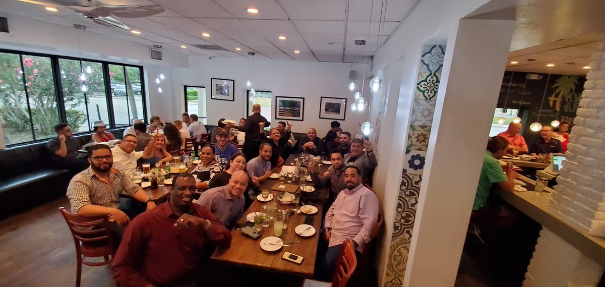 ⁦<a href="/johnny_soliz/">Johnny Soliz</a>⁩ ⁦<a href="/Mr_Andres_Caro/">Andres Caro</a>⁩ ⁦@teamPEREZMIA14⁩ ⁦<a href="/JoseMiami9/">Susan Hennigan</a>⁩ #MIAMIDINNER