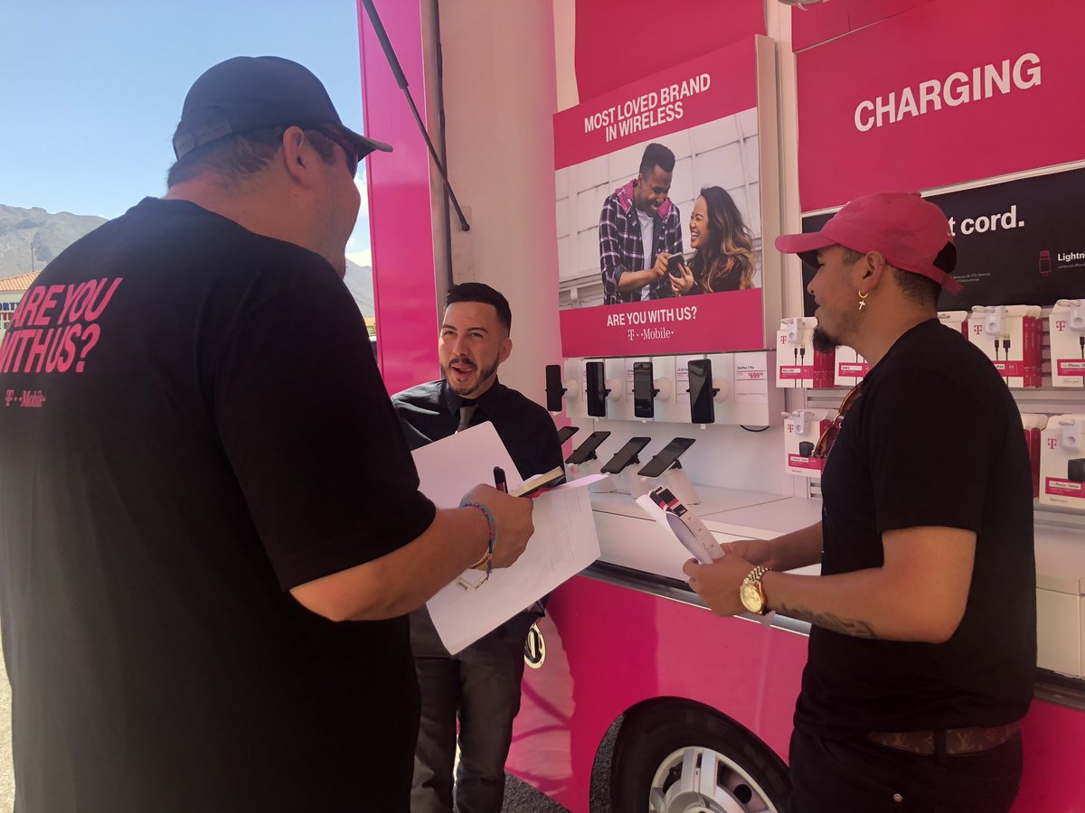 Debsparttida's tweet photo. We are getting hired up in El Paso!! So much fun and energy at our hiring event today! https://t.co/jsPu2n1sT1
