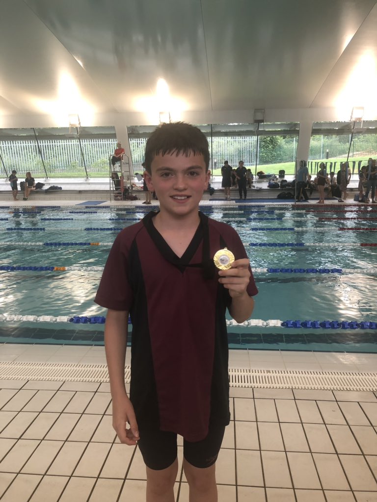 MallSchoolSport's tweet image. It’s a 1st place for Beau in the 25m Butterfly @Themallschool 🙌🏻🥇
