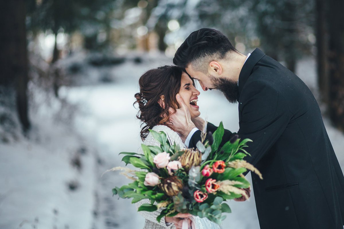 Check the "10 Winter Wedding Ideas to Warm Your Heart" article on our site My Dream Wedding - is.gd/BH0rTX