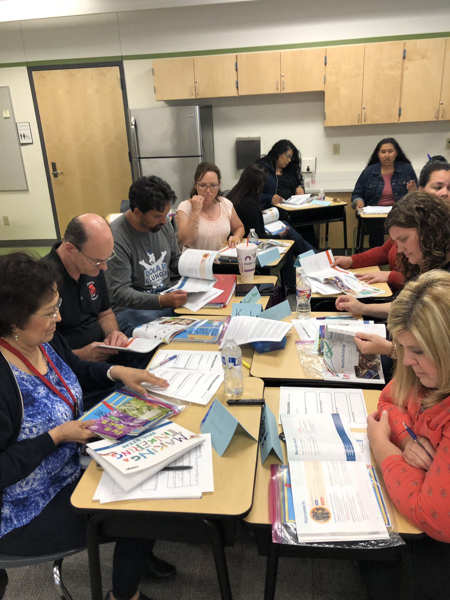 pscrissy3's tweet photo. Full STEAM ahead in 1st grade! FWISD 1st grade teachers are fully engaged in today’s STEAM professional learning!!! @FWISD_EC @DrCherylMixon72 @FWISDPLI https://t.co/VbG1ueu56a