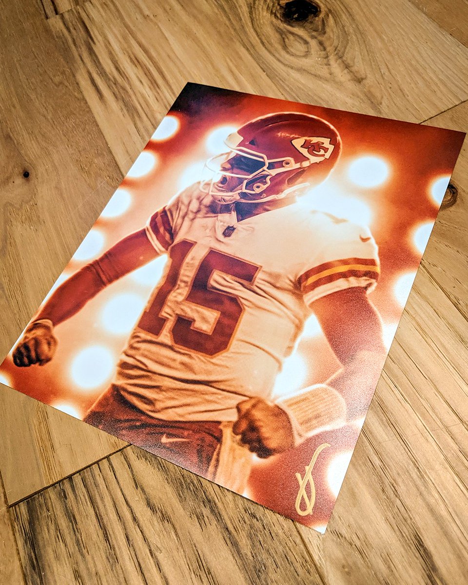 thatmattsharpe's tweet photo. 🚨🚨 think i have some really fun prints for you this week...

RT + FOLLOW to enter to win *your choice* of 1 of these 8x10 prints, featuring:

@TomBrady
@ChicagoBears 'D'
@AtlantaFalcons 'O'

@PatrickMahomes

closes thursday 6/6 @ 7pm ET (🇺🇸🇨🇦 only)

good luck! 🤞👊 https://t.co/P2xOFQEPy6