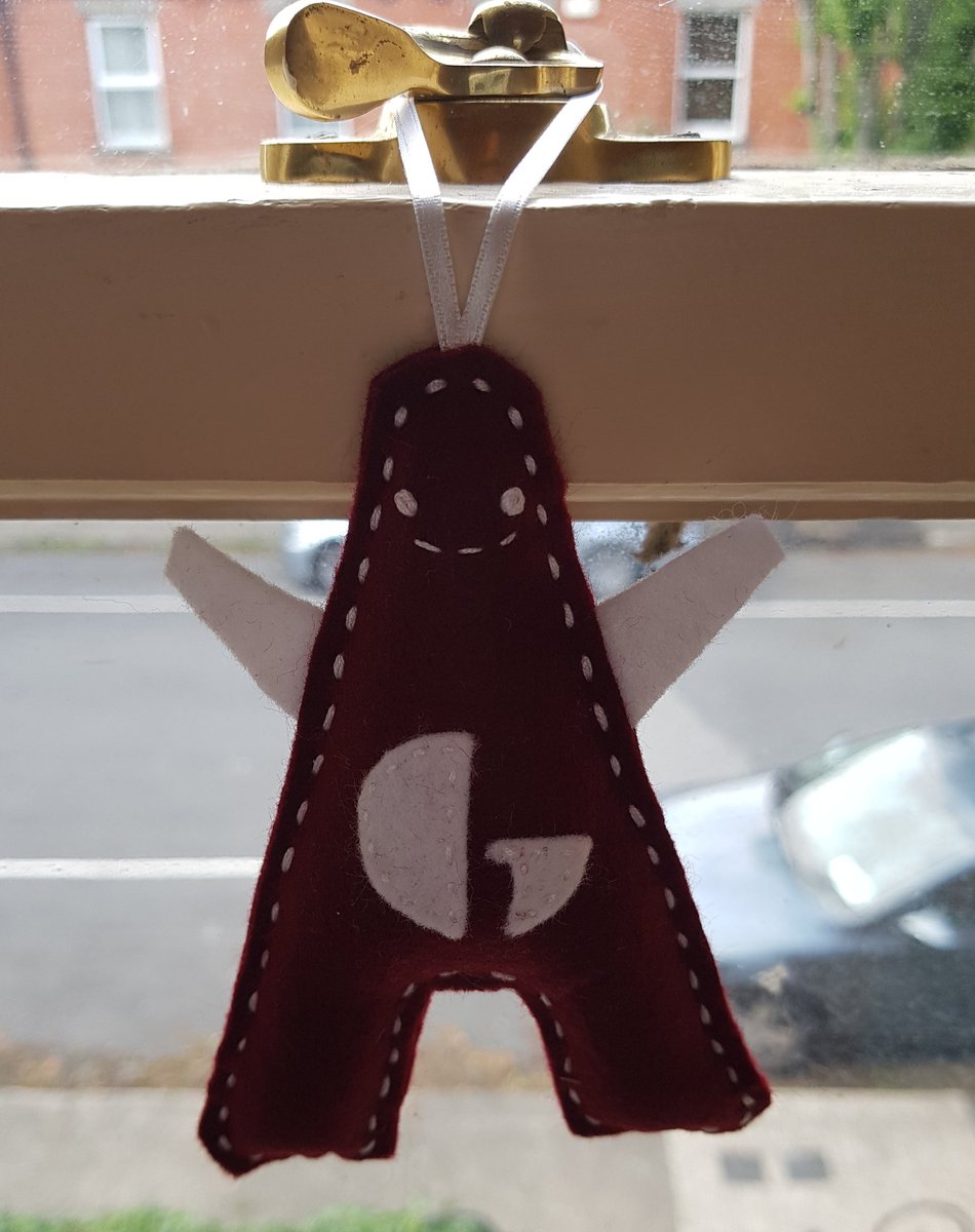 TaliSAMforIRL's tweet photo. I'm baaaaaaaaack! Just hangin' 'round, sportin' my Galway colours while waitin' for #GIAF19 to start next month! Who's gonna join me on the @wildatlanticway? https://t.co/1rWjgwg55x