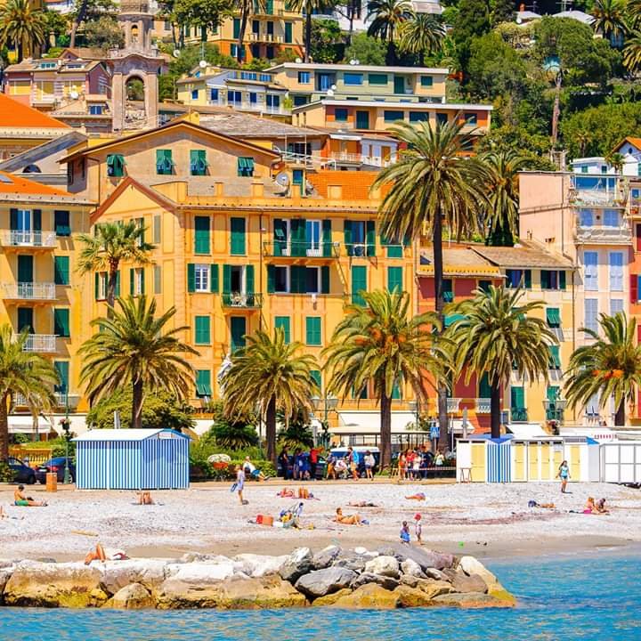 The striking view of #SantaMargherita Ligure which is most popular touristic destination in #Summer. ❤

#Travel #Italy #BenvenutoLimos #Photography