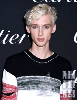 Happy Birthday Wishes going out to Troye Sivan!         