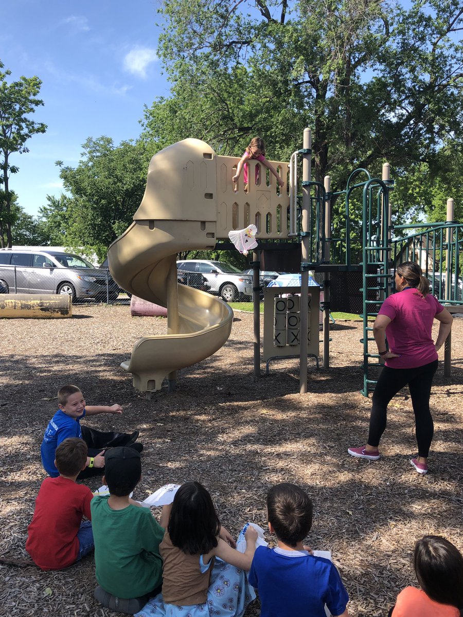 mrsabraves's tweet image. 1st graders at The Lab are ready to test their parachutes! After three trials, they thought of ways to make their design more effective in keeping the passenger safe! Fun to see their minds design solutions to problems!! @USD204 #youngproblemsolvers #bigsolutions
