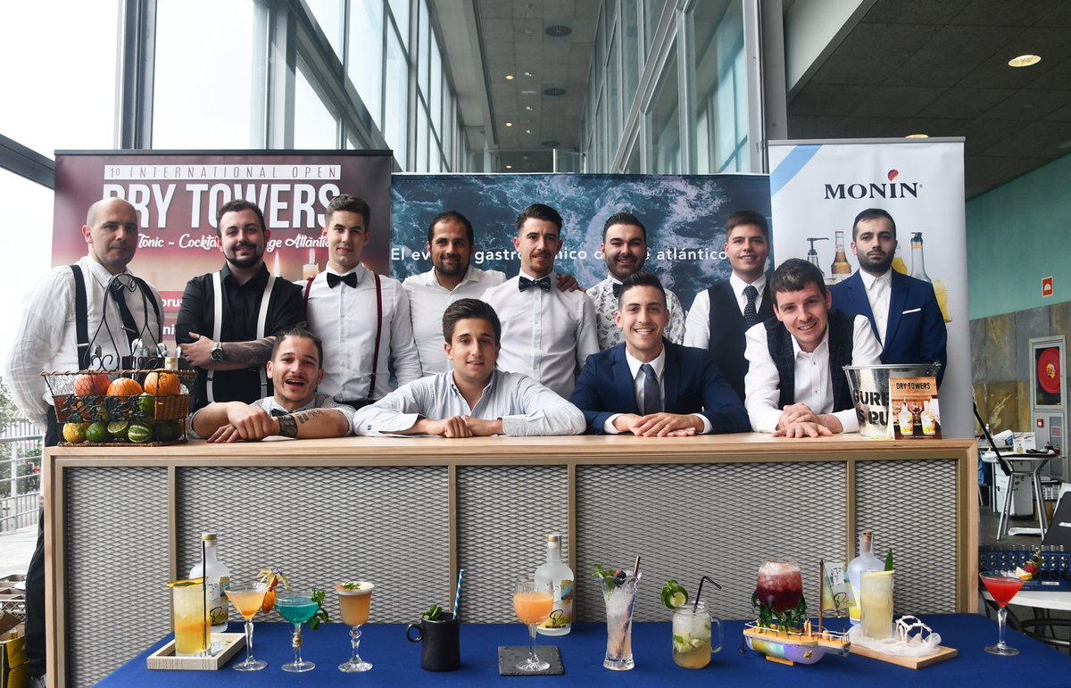 Atlanticagastro's tweet photo. 📸 Una de las #actividades que tuvimos en la jornada de cierre de Atlántica Gastronómica fue el I Open Internacional Dry Towers Gin  🍸. 

En él participaron una docena de #bartenders procedentes de las cuatro provincias gallegas y de #Asturias. 

¡Enhorabuena a todos! 🙌 https://t.co/PTwWleiefZ