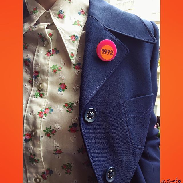 isaduval_paris's tweet photo. 💝Order my new brooch OLGA on Friday7th and you will receive this brooch as a gift☺️🎁
#isaduval #isaduval_paris #newbrooch #limitededition #broochcollection #broochcollector #secondhandclothes #vintageinspired #seventies #seventiesfashion #70s #orange #purple #1972 #handmadeb… https://t.co/opP60WIsdr