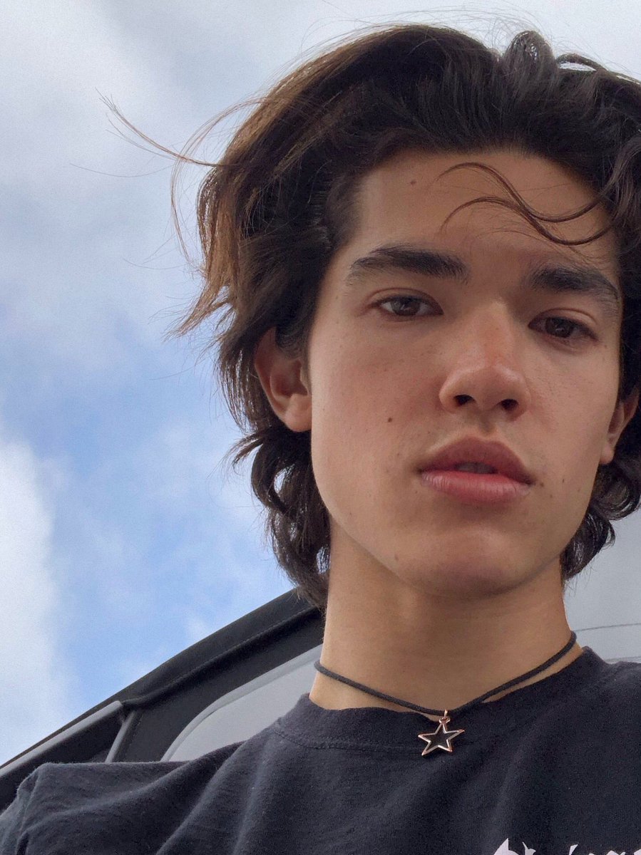 conangray's tweet photo. this necklace used to be a mood necklace but now it’s just black lol https://t.co/JQ12SC80hp