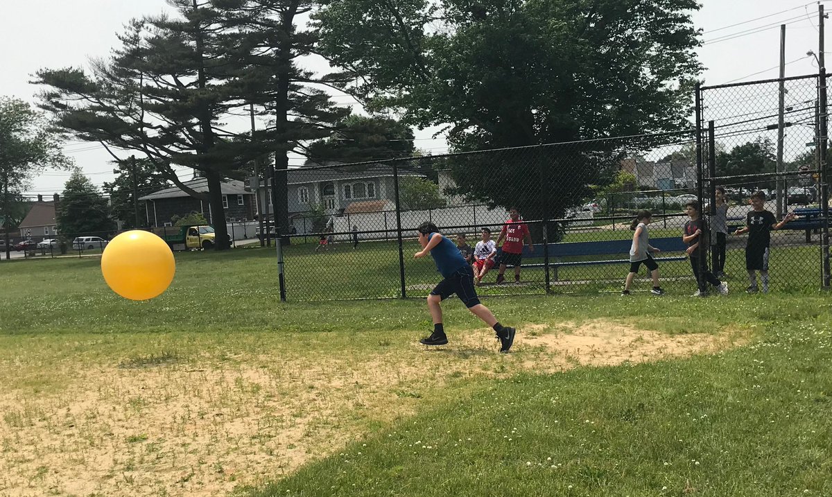 MrsKorwanFFE's tweet photo. K is for GIANT kickball.  🤣 https://t.co/F1mVlO84cM