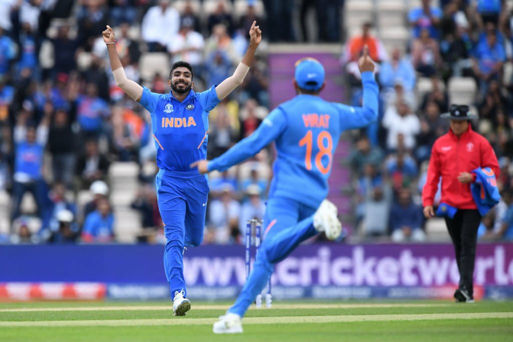 sachin_rt's tweet photo. A great game of cricket played by #TeamIndia.
@yuzi_chahal and @Jaspritbumrah93 bowled exceptionally well and gave 🇮🇳 a perfect start.
It was lovely to see @ImRo45 play a mature innings and stay till the end and get us home.
#INDvSA #CWC19 #MatchDekhaKya https://t.co/006sOK4J1X