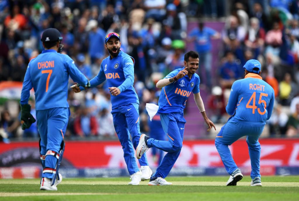 sachin_rt's tweet photo. A great game of cricket played by #TeamIndia.
@yuzi_chahal and @Jaspritbumrah93 bowled exceptionally well and gave 🇮🇳 a perfect start.
It was lovely to see @ImRo45 play a mature innings and stay till the end and get us home.
#INDvSA #CWC19 #MatchDekhaKya https://t.co/006sOK4J1X
