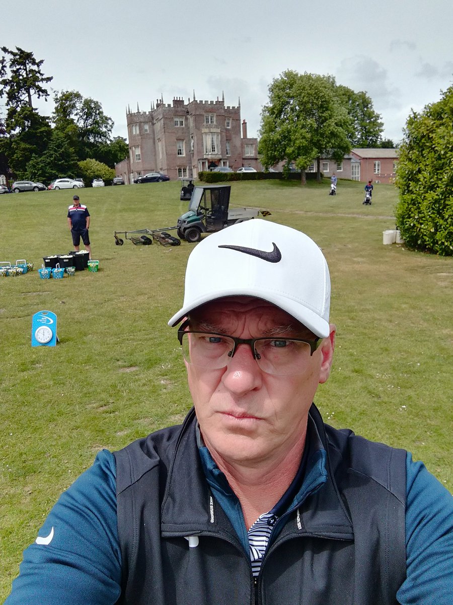 JonathanDavids8's tweet image. First round was a little up and down for @Jack_davidson12 but we live to fight another day. #alwayslearning #golfisnteasy #stillinit #golowtomorrow #standardselfie 😂😂