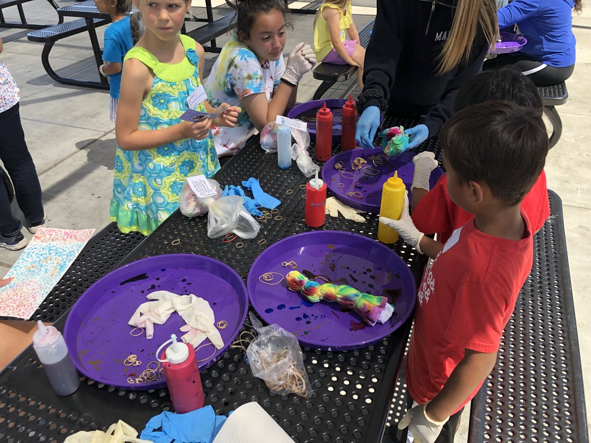 brssdk8's tweet photo. Discovery Day at Central, Nesbit, Redwood Shores and Sandpiper today. Thanks to all of the volunteers, local businesses and staff that made the day memorable for our students! https://t.co/n8jqqQv1Nj
