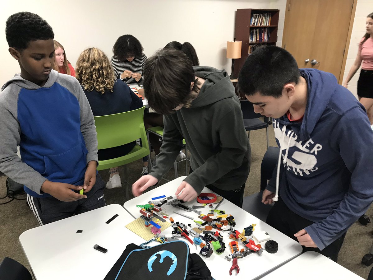 cmattsteacher's tweet photo. Collaboration play day! #NJHPride https://t.co/ryEc7QgIZx