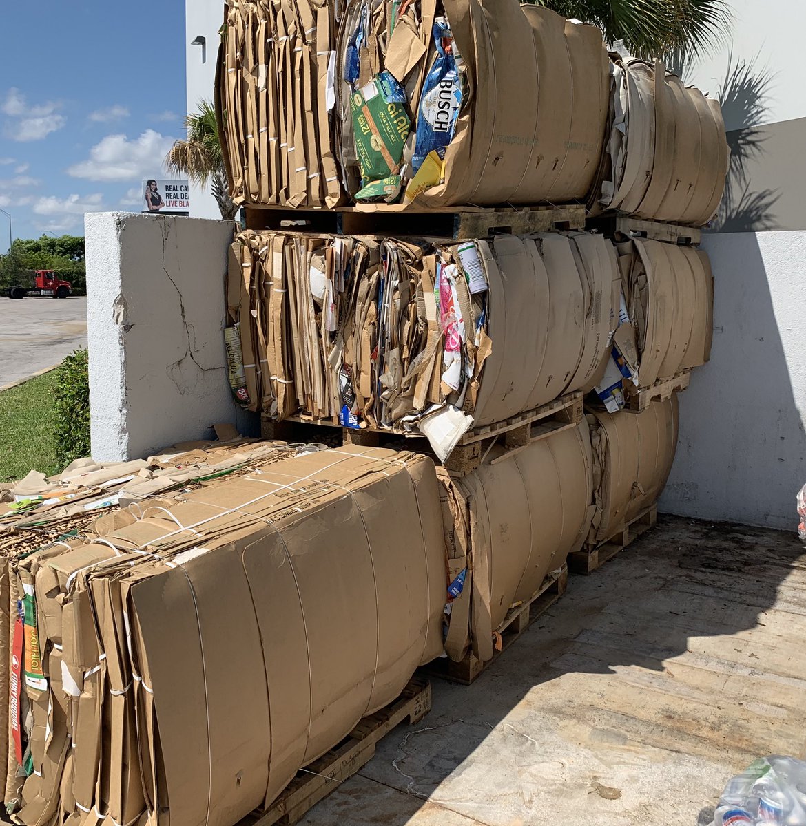 Wasteresource's tweet image. This customer is saving a TON of money on their disposal costs by implementing a recycling program for several types of material. Huge kudos to your team! 💸♻️👏 #WasteResources

📲 (954) 603 - 9047

#RecyclingPrograms | #SouthFlorida