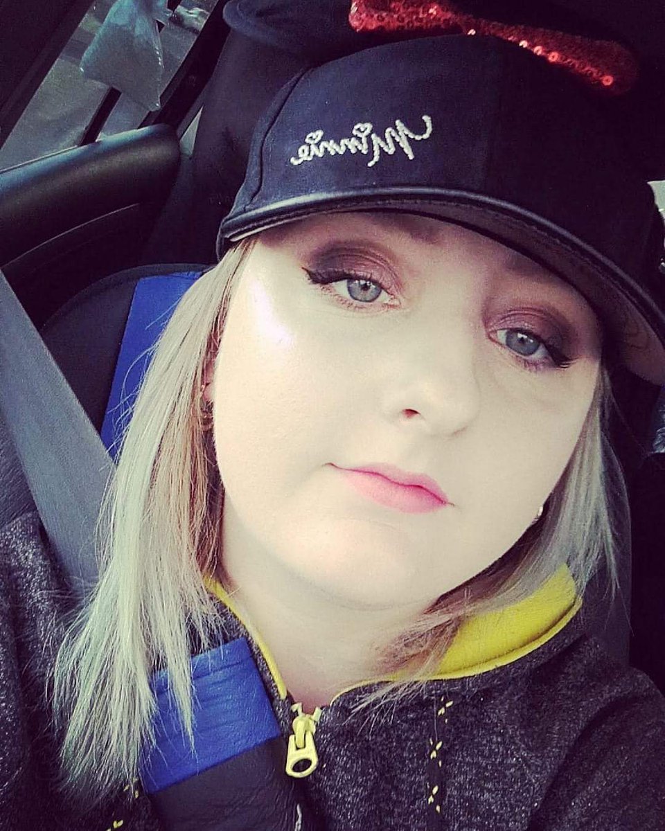 Prinbutt's tweet photo. Blue eyed gal
#blueeyes #rt #follow #minniemouse #highlight #nsfwprofile https://t.co/3CS9filr5m