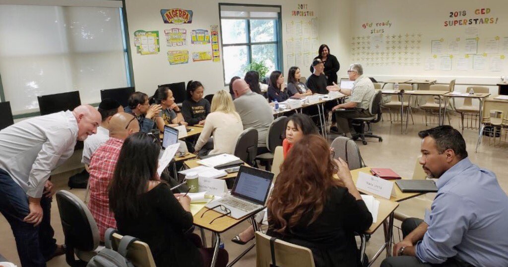 SBA_LosAngeles's tweet photo. Our 2019 Emerging Leaders cohort is 🤩! This session was focused on Financial Statement Analysis - teaching participants how to make sure the financial future of their #smallbiz is bright (and 💸green💸)! #SBALA https://t.co/5VfHSs5QIO