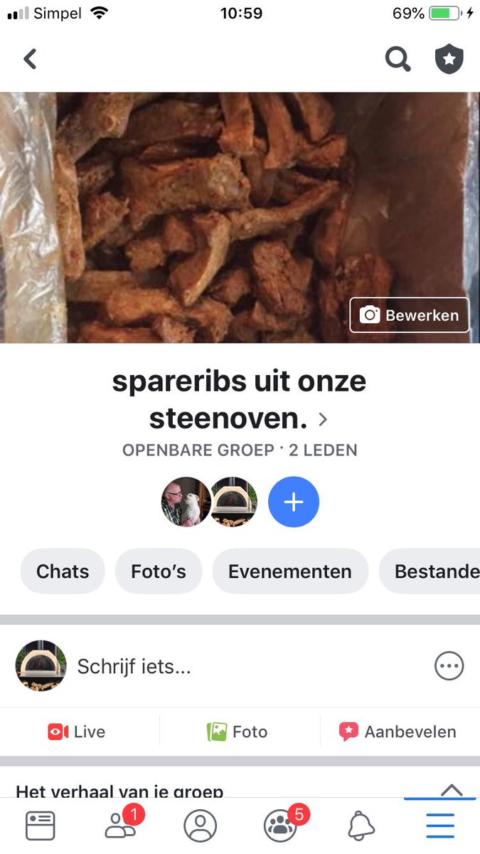 Na afgelopen weekend in Uden gestaan te hebben op foodfestival smul staan we vrijdag 7 juni op bierfestival “pruuven” met onze steenoven komt u ook pruuven van onze spareribs of mini black angus burger.
Hier zijn de spareribs ook te bestellen voor thuis, wij bezorgen ze graag