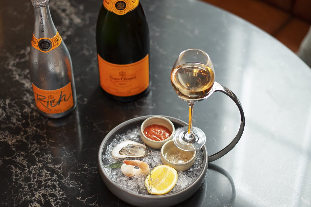 Come in this Saturday for Hawthorn x @veuveclicquot D’Luxe Brunch from 10-2! Enjoy Veuve-Gourmand style dining and professional salsa dancers. 🥂🍤💃 Brunch the way you deserve to… with a bottle of Veuve Clicquot. 

hawthorndiningroom.ca/event/veuve-cl…

#yycfood #calgary
📸: Tink Real Estate