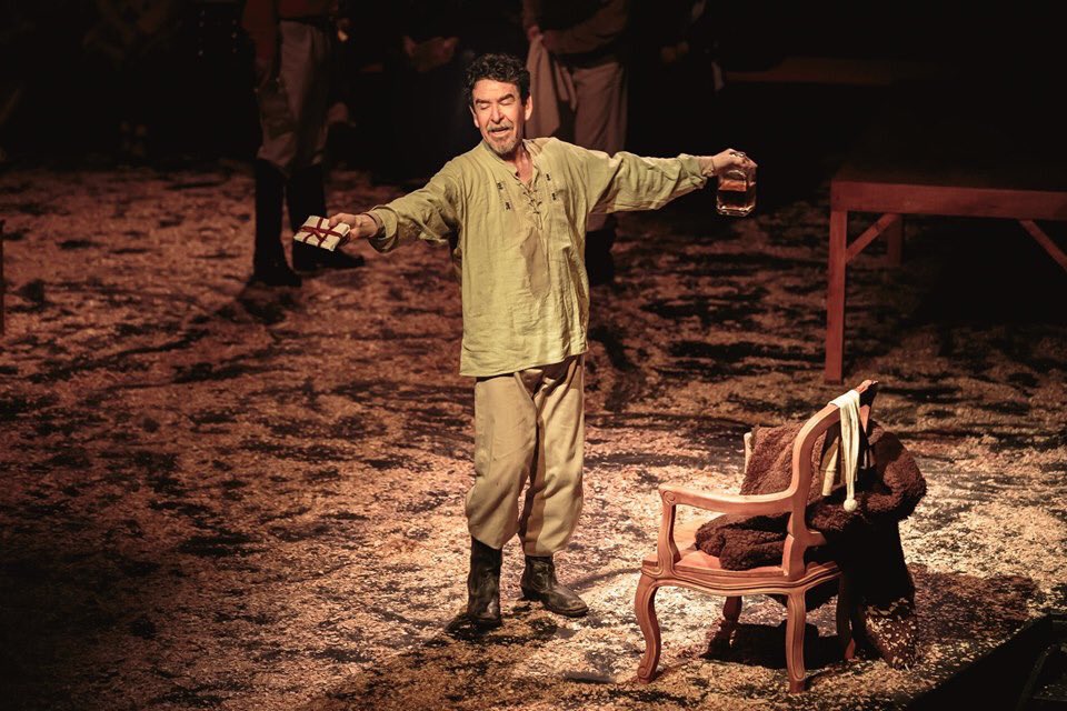 teatrolibrebog's tweet photo. Recuerda que este 9 de junio a las 3 pm tendremos una función solidaria de #LosHermanosKaramazov con el fin de recaudar fondos para apoyar a #HéctorBayona en la lucha con la enfermedad que enfrenta. Podrás hacer la donación el día de la función o al 2171988. #TodosConHéctor https://t.co/lguQ1pHs1C