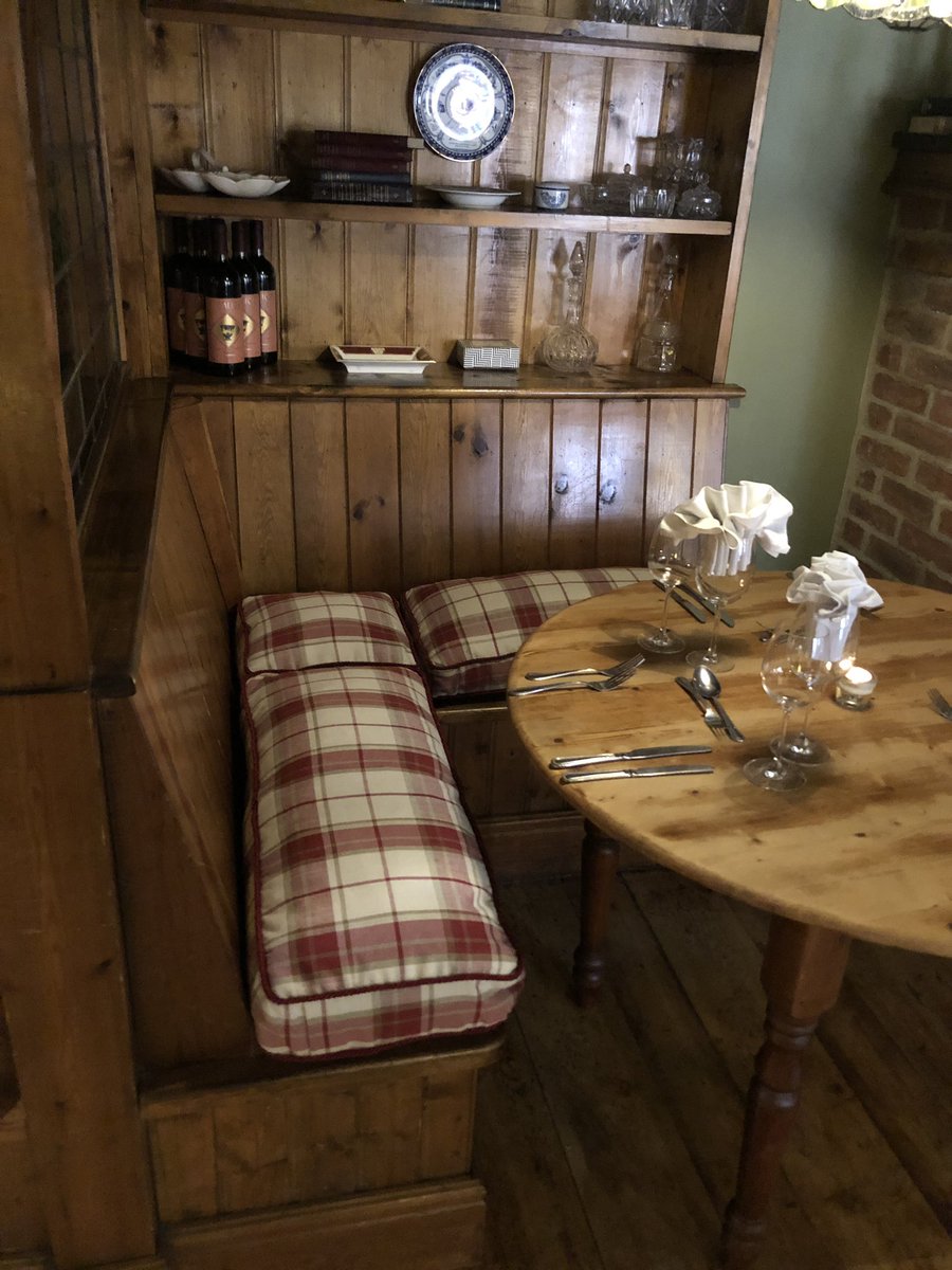 Caroline Aitken Interiors tweet media