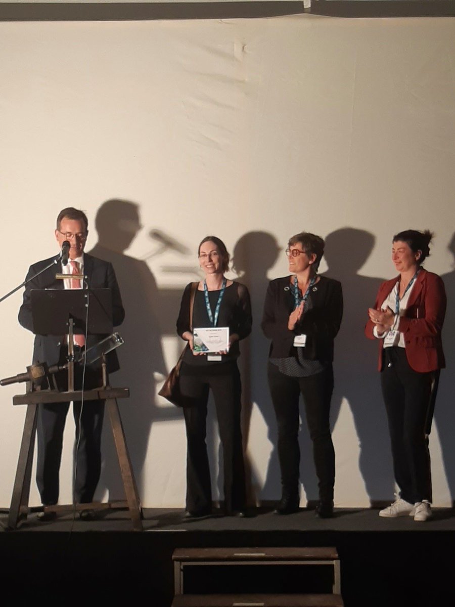 revue_tsm's tweet image. 🏆Prix de la recherche de l'#Astee2019 revient à 2 lauréates
➡️ Cybill Staentzel - restauration #milieuxaquatiques @engees_ecole
➡️ Elodie Suard - bioréacteurs à membrane à l'échelle industrielle @irstea @Le_SIAAP
Remis par le président, Christophe Perrod, de l'#Astee🏆