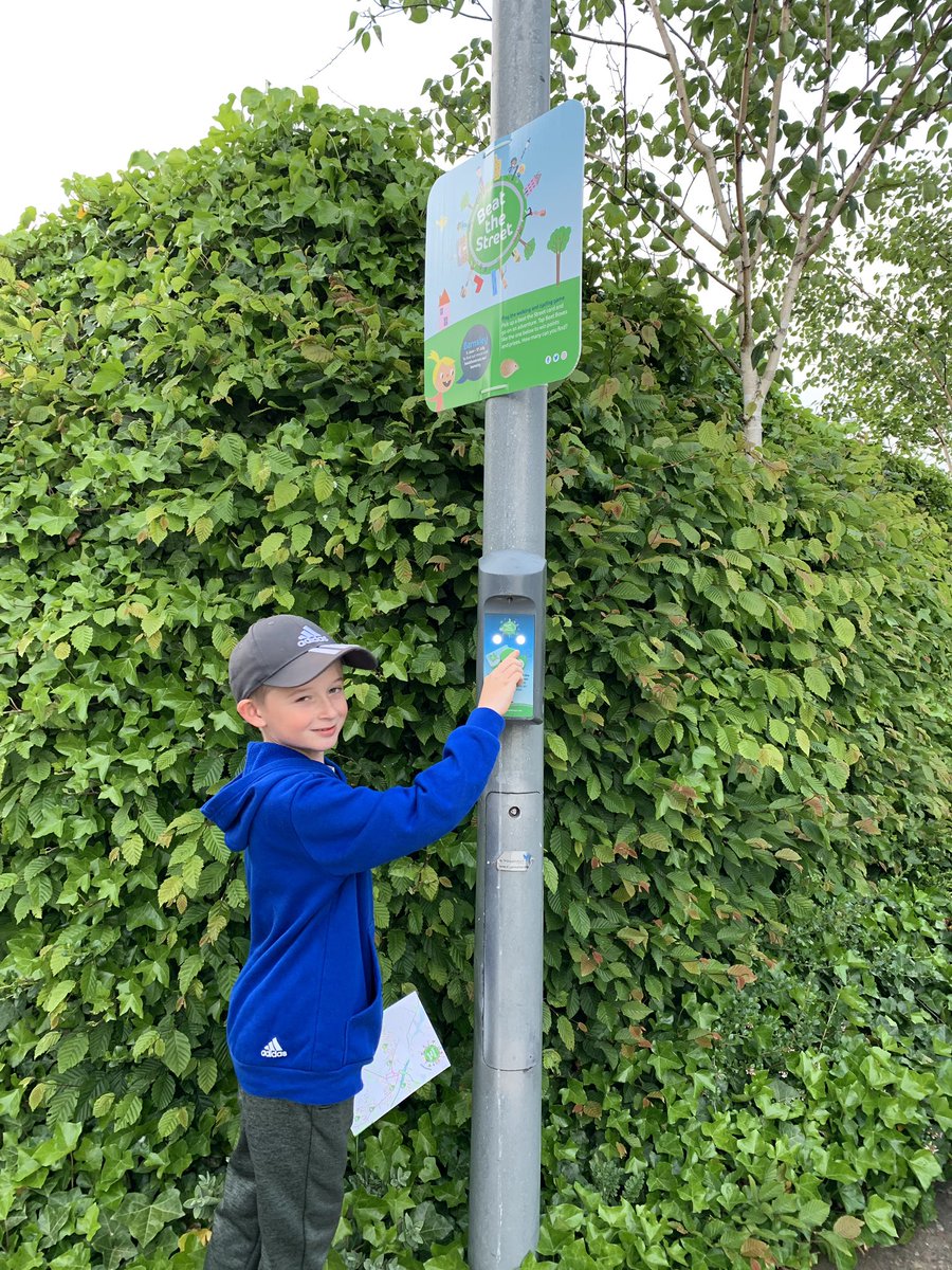 Mrs_King_1's tweet photo. We have been ‘beating the streets’ tonight and even got the dog involved 😂 @WMPrimaryY6 @WMPrimaryPE @BTS_Barnsley #LetsGetActive #BeatTheSteetsBarnsley #LetsGoWestMeadows https://t.co/AipF5cy8XO